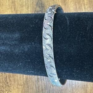 Monet silvertone bangle bracelet